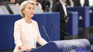 Ursula von der Leyen: „Wir bereiten uns darauf vor, die Arbeiten an der Überprüfung von 2035 zu beschleunigen, wobei die vollständige Technologieneutralität ein zentrales Prinzip sein wird.“ (Bild: European Union 2024 - Source : EP)