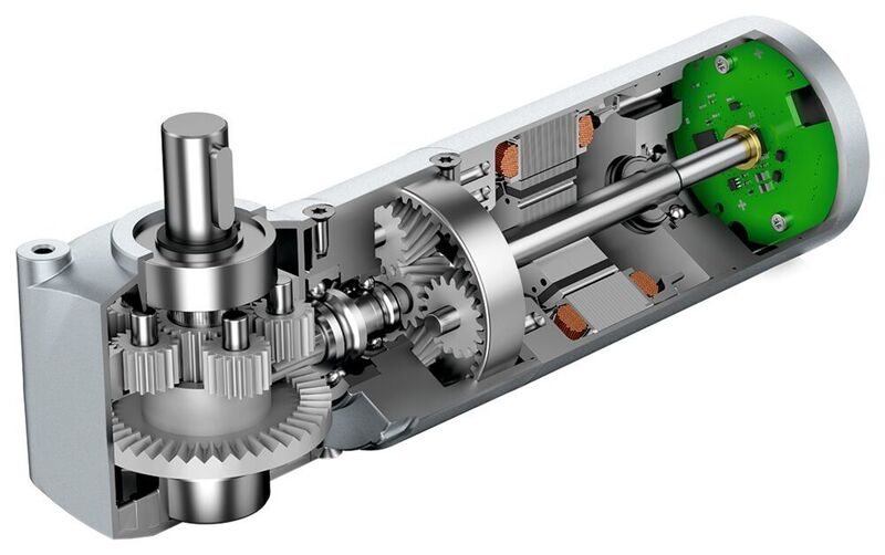 Bei den Kronenradgetrieben baut das evolventische Antriebsritzel zylinderförmig und der Kontakt zwischen Ritzel und Abtriebsrad ist ein Wälzkontakt, es treten kaum Reibungsverluste auf.  (ebm-papst)