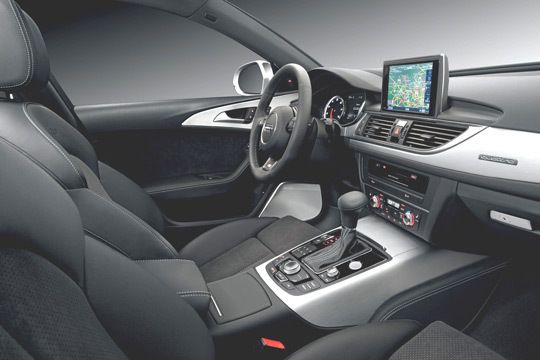 Ebenso wie die Limousine bekommt auch der Kombi einen W-Lan-Hotspot, mit dem sich eine Internet-Verbindung für Handys und Notebooks herstellen lässt. (Archiv: Vogel Business Media)