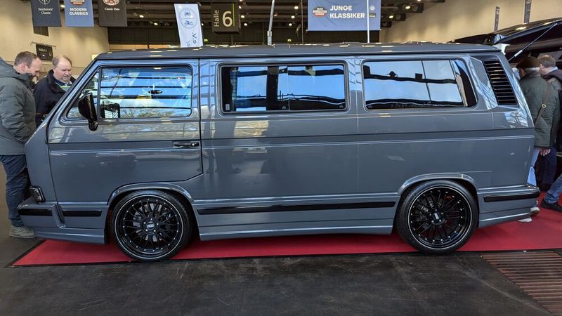 Auf einen getunten VW-Bus T3 trifft man schon hin und wieder mal. Aber... (Bild: Dominsky – VCG)