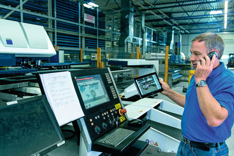 Auch bei Service 4.0 erfolgt der erste Kontakt mit dem Servicetechniker per Telefon. (Trumpf)