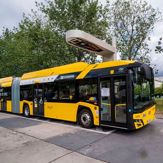 Ziel der Forschungen: Ende 2025 sollen circa 580 E-Busse bei der BVG elektrisch fahren. (Bild:  Andreas Süß – BVG)