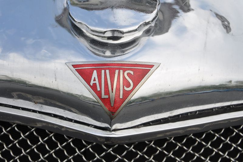 Bei der Sachs Franken Classic immer wieder zu sehen: Fabrikate, die man heute nicht mehr unbedingt kennt, wie Alvis. (Foto: Grimm/Dominsky)
