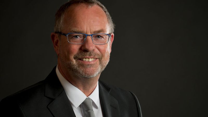 „Wir freuen uns sehr über den Award. Dies beweist, dass wir insbesondere mit unserem TS IT Rack die Anforderungen unserer Kunden verstanden und erfolgreich umgesetzt haben“, kommentiert Dieter Malzacher, Leiter IT-Projekte, Rittal. (Bild: Richard Stephan Fotografie)