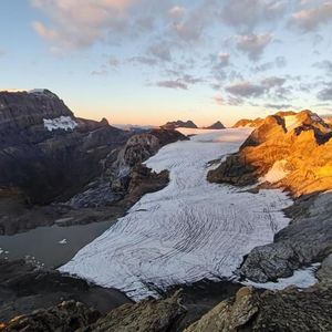 En septembre 2026, le glacier du Claridenfirn, dans le canton de Glaris, sera entièrement dépourvu de neige.(Source : M. Huss)