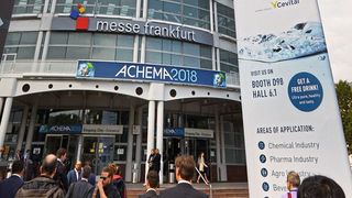 Die Achema 2018 war eine der größten aller Zeiten. In diesem Jahr wird voraussichtlich alles kleiner, trotzdem ist die Vorfreude groß. (Bild: Dechema e.V / Jean-Luc Valentin)