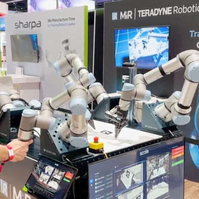 The new UR AI Trainer, developed by Universal Robots and Scale AI, is the first direct lab-to-factory solution for AI model training.   

 (Source: Universal Robots)
