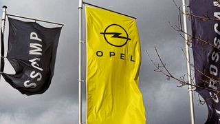 Lieferfristen und -termine sollen für die Verkäufer im Opel-Netz nach wie vor weitgehend unberechenbar sein. (Bild: Rehberg – »kfz-betrieb«)