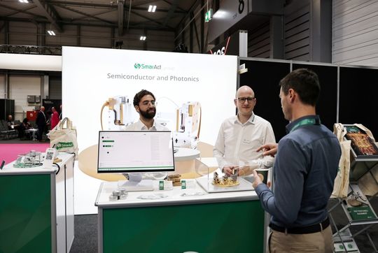Die SmarAct GmbH präsentierte ihre Lösungen zu Semiconductor und Photonics.(Bild:  Karina Heßland-Wissel)