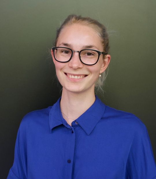 Carolin Stein, Promovendin im Forschungsbereich von Matthias Beller (TG „Katalyse für Energietechnologien“)(Bild:  C. Stein)