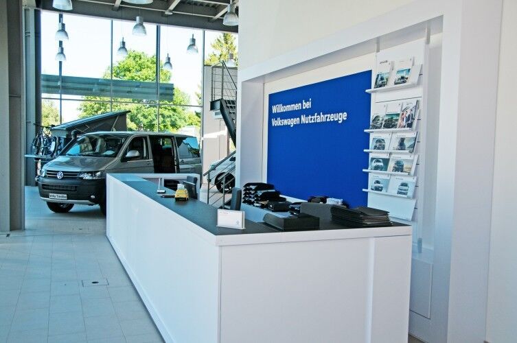 Das Nutzfahrzeug-Zentrum Hamburg von Willy Tiedtke wurde für rund 500.000 Euro gemäß der gültigen Volkswagen-CI modernisiert. (Foto: Willy Tiedtke)