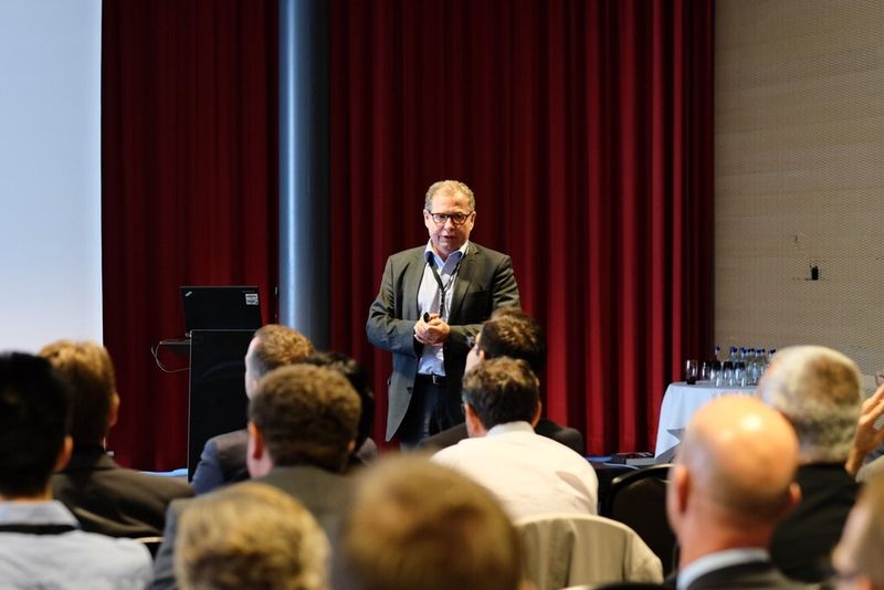 ... und Joachim Brand, Head of Instrument Operations, Roche Diagnostics International: „Vor allem kleinere Firmen brauchen Allianzpartner, die mit ihrem breiten Produkt- und Fach-Know-how sowie globalen Netzwerken bei der Umsetzung neuer Technologien, bei der Erlangung von Produktlizenzen, beim Marktzugang und dem Vertrieb weiterhelfen.“ (Sherwin Asadi)