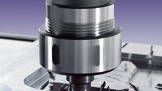 Beim Absatzfräsen von Warmarbeitsstahl X40CrMoV5 (Festigkeit 1200 N/mm2) mit einem Flash-Fräskopf mit 12 mm Durchmesser stand der Cone-Fit-Fräser der Vollhartmetall-Schaftversion bezüglich Leistung in nichts nach. (Archiv: Vogel Business Media)