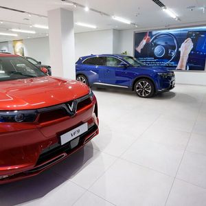 In dem Schauraum am Rudolfsplatz sind die Modelle VF 8 und VF 9 ausgestellt.(Bild:  Vinfast)