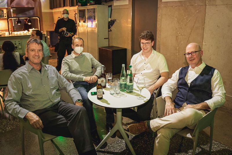 Unter dem Motto „Power of Electronics” versammelten wir am 18. und 19. Oktober 2022 sechs Elektronikkonferenzen in Würzburg: Entwicklerforum Leistungselektronik, DC/DC-Wandler-Tag, Schaltnetzteiletag, Batteriepraxis Forum, Praxisforum Elektrische Antriebstechnik und Cooling Days. Auch 2023 findet Power of Electronic statt. Merken Sie sich bereits jetzt den Termin vor: 17. bis 18. Oktober 2023.  (Bild: Stefan Bausewein )