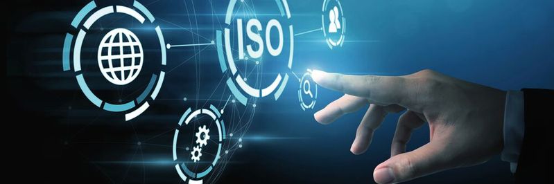 Mithilfe von KI-Tools kann eine Zertifizierung auch für KMU erschwinglicher werden.(Bild:  Monster Ztudio - stock.adobe.com)