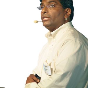 „Die komplexen Strukturen von Proteinen können durch die Verarbeitung in Abfüllprozessen verändert werden.“ Dr. Vinay Radhakrishnan, Medikamenten- und Verfahrensentwicklung Amgen