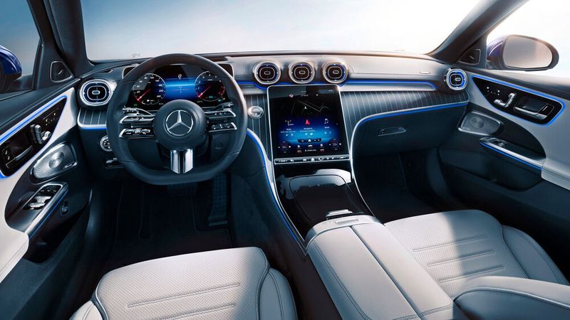 Den High-Tech-Anspruch aus der S-Klasse untermauert Mercedes ... (Mercedes-Benz)