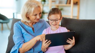 Nur wenn eGovernment-Anwendungen barrierefrei gestaltet sind, können sie alle Bürger erreichen (© EmirMemedovski – Getty Images Signature via Canva.com)