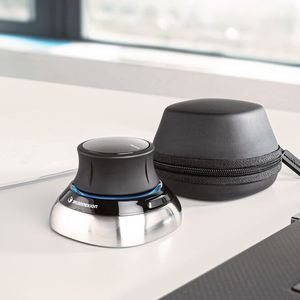 Mit der Space Mouse Wireless kann der Anwender unabhängig vom Einsatzort die Cloudanwendungen nutzen.