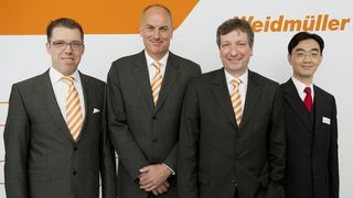Der Vorstand hält Weidmüller auf Erfolgskurs (von links): Finanzvorstand Harald Vogelsang, Vertriebsvorstand Volpert Briel, Vorstandssprecher Dr. Peter Köhler und Victor Wan, President Greater China. (Bild: Weidmüller)