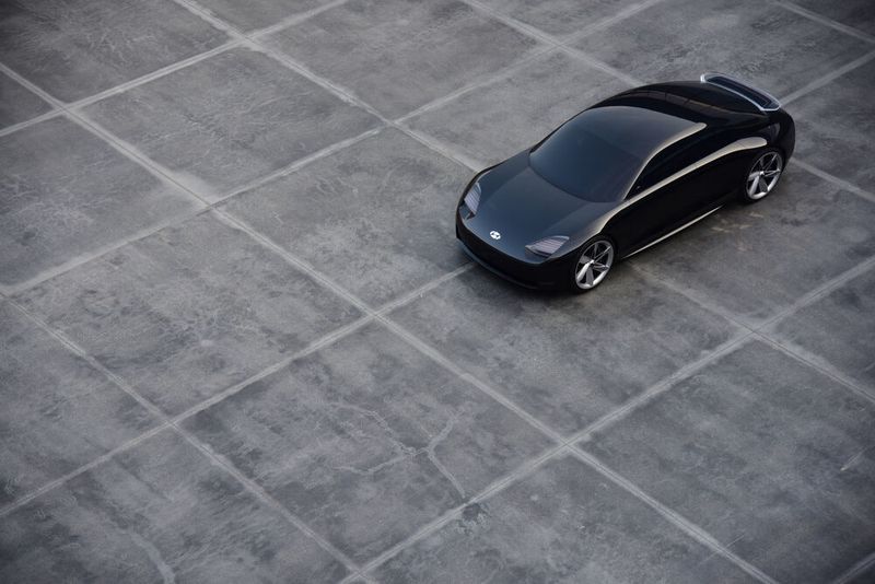 Prophecy, also Vorhersage, nennt Hyundai sein atuelles Konzeptfahrzeug. Auffällig ist die stark aerodynamisch optimierte Form. (Hyundai)