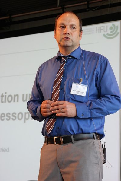 „Mit der Substitution und Integration von Prozessen sind Produktivitätsgewinne von 30 Prozent keine Seltenheit“, Prof. Dr. Siegfried Schmalzried, Hochschulcampus Tuttlingen an der Hochschule Furtwangen. (Bild: Castagna)