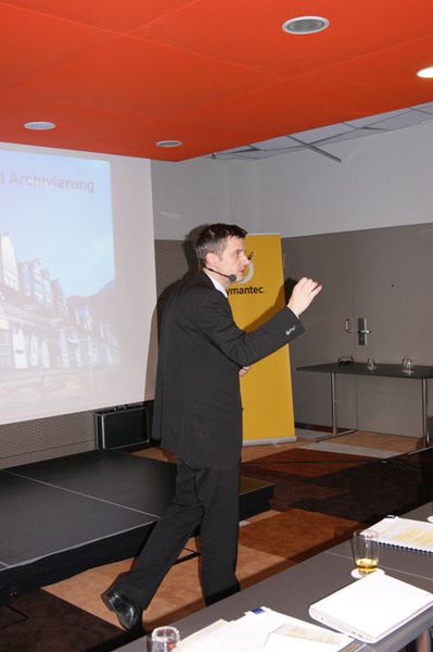 In seiner Keynote über IT-Compliance zeigte Rechtsanwalt Horst Speichert Sendungsbewusstsein. (Archiv: Vogel Business Media)