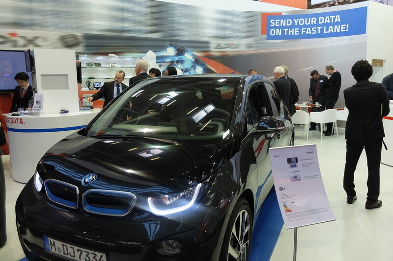 Schnelle Datenübertragung im Auto war bei Inova am Beispiel eines BMW i3 zu sehen (PK)