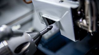 The components of the Laser Ultra system are permanently installed in the machine and are therefore always ready for use without restricting daily work. (Anca)