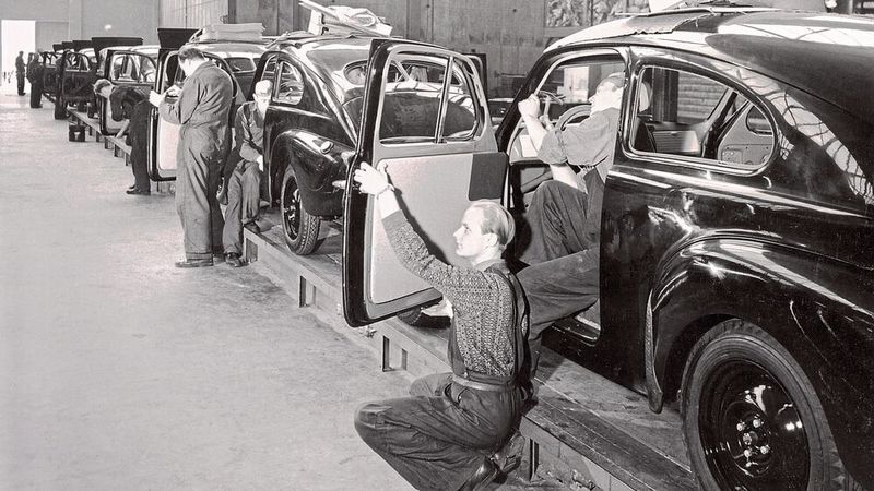 Noch während des Zweiten Weltkriegs entwickelt und präsentiert, dauerte es bis Anfang 1947, bis der PV444 die staatliche Zulassung erhielt. Bis dahin lagen bereits über 10.000 feste Bestellungen vor. (Volvo)