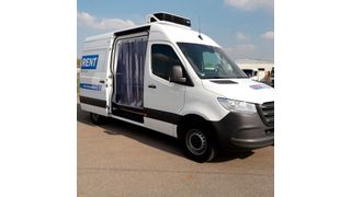 Die neuen Mercedes-Benz Sprinter Kastenwagen sind mit dem neuen, integrierten Kühlausbau vom Kühlausbauspezialisten Kerstner ausgestattet. (Frigo-Rent)