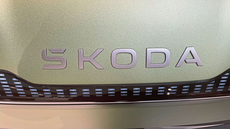 Skoda meldet gute Verkäufe – und will sich mit neuen Modellen und neuer Optik für die Zukunft aufstellen.(Bild:  Grimm – VCG)