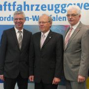 Führungsteam des Kfz-Gewerbes NRW: (v.li.) Landespressesprecher Bruno Kemper, Präsident Ernst-Robert Nouvertné und Hauptgeschäftsführer Dieter Paust.(Foto:  Landesverband)