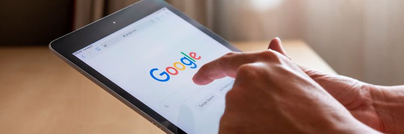 Nachdem Microsoft in Open AI und seine Zukunftstechnologie Chat GPT investiert hat, legt Google nun nach und zeigt seine eigenen KI-Innovationen. Nachdem Microsoft in Open AI und seine Zukunftstechnologie Chat GPT investiert hat, legt Google nun nach und zeigt seine eigenen KI-Innovationen.