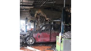 Nach dem verheerenden Werkstattbrand Anfang Juli des letzten Jahres entstand an der gleichen Stelle in einer Bauzeit von drei Monaten ein neuer Kfz-Betrieb. Nur die Bodenplatte und ein Außenträger blieben erhalten. (Foto: Gembe)