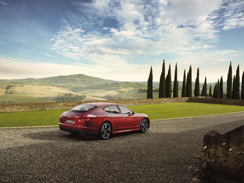 Ein interessantes Ausstattungsfeature sind die geplanten rollwiderstandsarmen Ganzjahresreifen im 19-Zoll-Format, mit denen Porsche den Panamera auf Wunsch ausstatten will. (Archiv: Vogel Business Media)