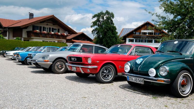 Eine Pause für die Teilnahmer: Motorabkühlen in der Mittagsonne. (Bild: Zietz - VCG)