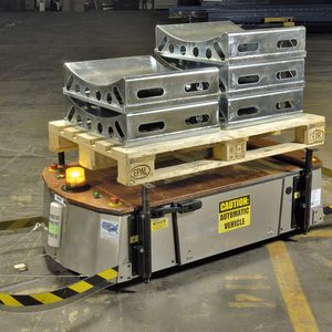 AIM hat das FTF-Design neu gestaltet und es kostengünstiger gemacht, sodass sich der Einsatz der fahrerlosen Transportwagen bei einer Vielzahl von Anwendungen rechnet.