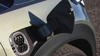 Dürfen ab dem Jahr 2025 nur noch Elektrofahrzeuge neu zugelassen werden? Die EU-Kommission berät derzeit über die Vorgaben. (Bild: Volkswagen)