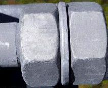 ... als bei einem feuerverzinkten Set. (Bild: Dörken MKS-Systeme)