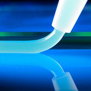 Aerosil bietet technische Vorteile und Effekte für Kleb- und Dichtstoffherstellung.