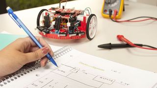 Ingenieurstudenten können mit dem Robotik-Kit eigene Robotersysteme bauen und gegeneinander antreten lassen.  (TI)