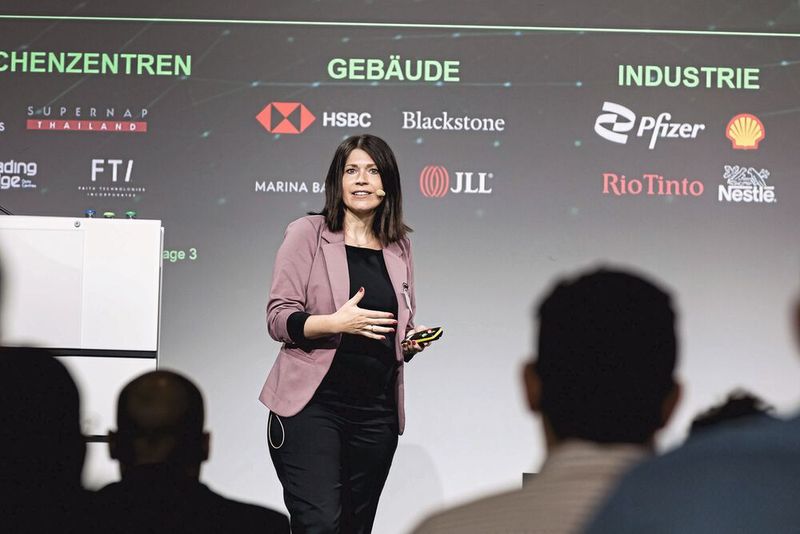 Nachhaltigkeit und Effizienzsteigerung? Alles eine Frage der Menschen, meint Silke Rohm, Director Industrial Digital Transformation DACH bei Schneider Electric. (Bild: Stefan Bausewein)