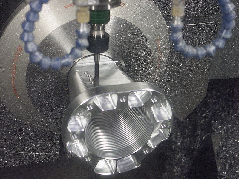 Gewindeformen M8 unter Rother ATS mit Spannzangen-Aufnahme Softsynchro von Emuge Spanntechnik und Emuge Gewindeformer «Innoform» 1-AL-Öko-IKZN-GLT-8. (Bild: Rother)