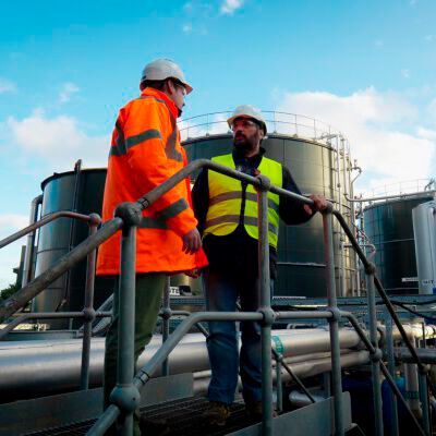 Durch die Kombination der Prodec Oil Plus Technologie von Alfa Laval mit dem anaeroben Vergärungsverfahren von Bisviridi wurde eine innovative Lösung für die Umwandlung von organischen und Lebensmittelabfällen in hochreines Bio-Rohöl entwickelt. (Bild:  Alfa Laval)