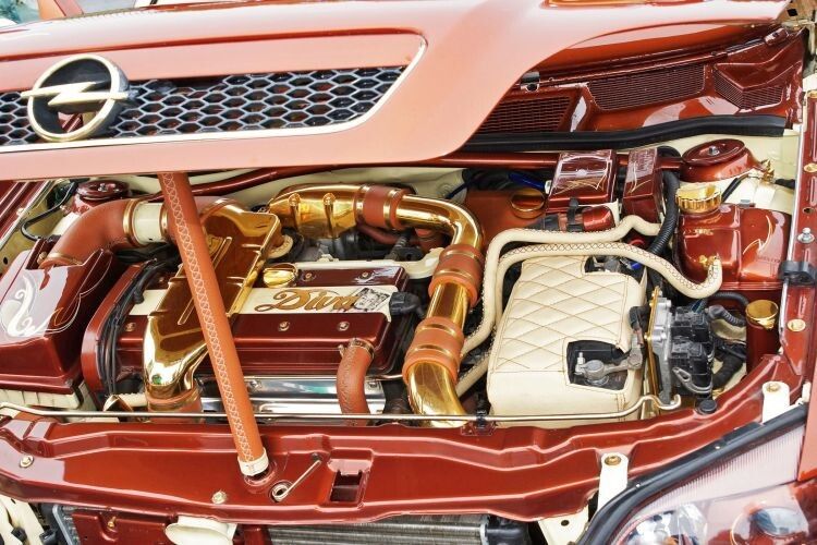 Opel Astra G, der von seinem Besitzer „Diva“ getauft wurde – woher das wohl kommt? (Matthias Knödler)