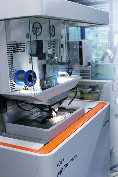 Die Agie-Charmilles CUT 1000 von GF Machining Solutions steht für außerordentliche Präzision durch eine Vielzahl von zum Teil einzigartigen und innovativen technischen Lösungen. (Bild: GF)