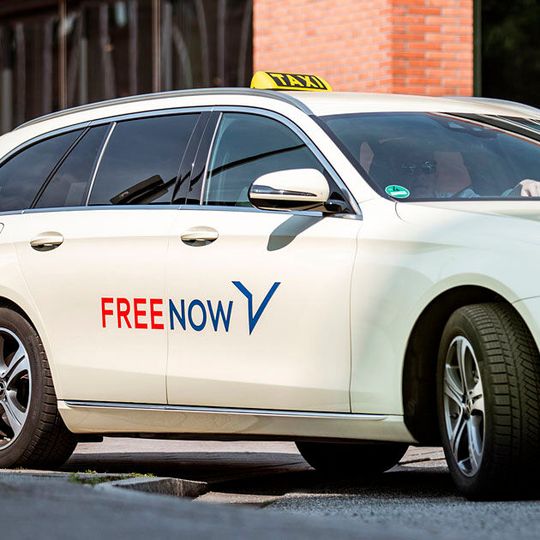 Bei der Umstrukturierung von Free Now sollen Stellen „in einem unteren dreistelligen Bereich“ abgebaut werden(Bild:  Free Now/Ratzke)