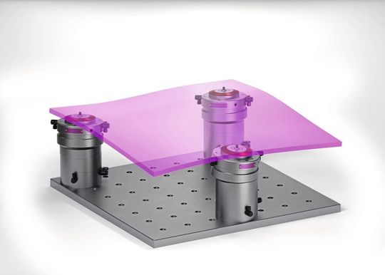 Als Mittel gegen Eigenspannungen, die bei der Volumenzerspanung nach dem Lösen der Spannung zu Verzug führen, feierte der «Stark.spheric» Messepremiere.(Bild:  Roemheld)